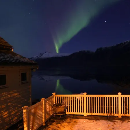 Fjordperlen Holiday home