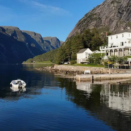 Fjordperlen Holiday home