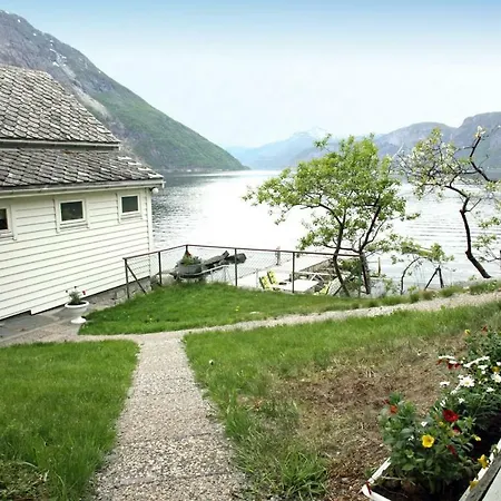 Fjordperlen Holiday home Eidfjord