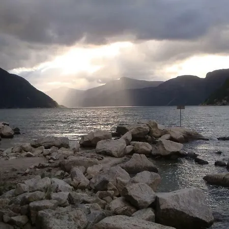 度假居 Fjordperlen 艾菲约德