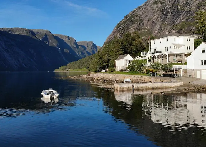 Fjordperlen Nyaraló