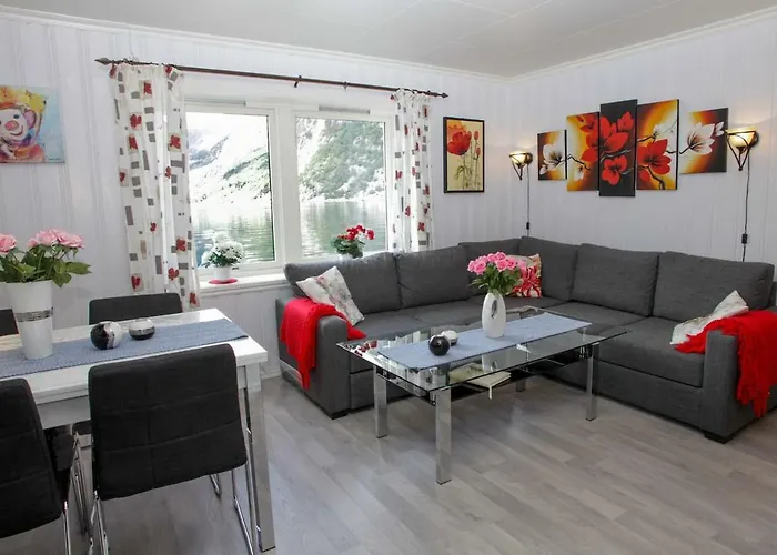 Fjordperlen Feriehus *